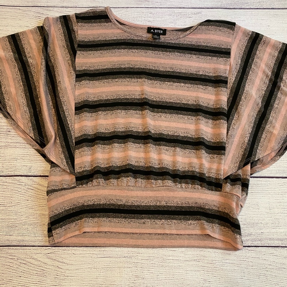 Pink and dark grey flutter top/thin sweater